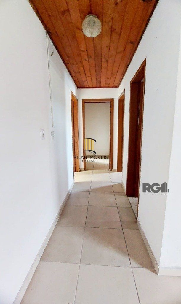 Casa de 3 dormitórios no bairro Cristal