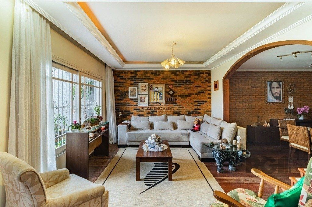Casa de 3 dormitórios, no bairro Espírito Santo