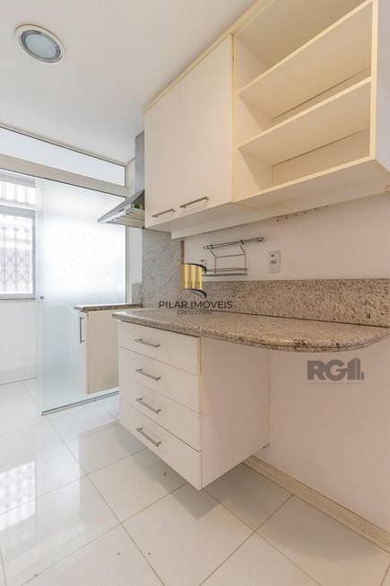 Apartamento 126m² - Semi mobiliado, 3 dormitórios, 1 vaga no bairro Moinhos de Vento