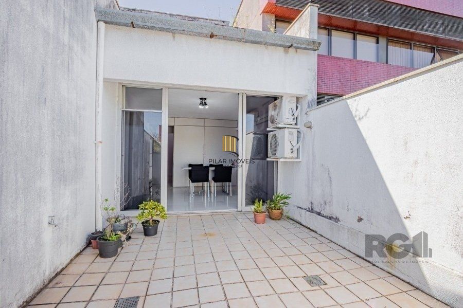 Excelente cobertura comercial de 79m² com 2 banheiros.