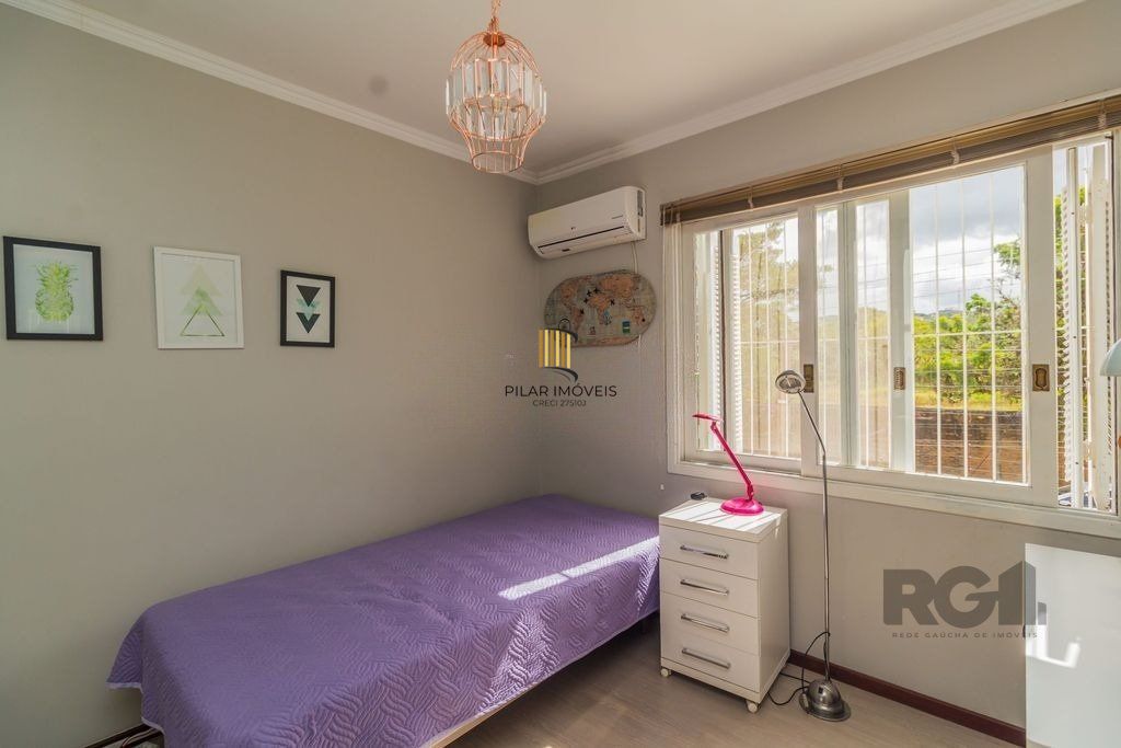 Casa com 3 dormitórios no bairro Nonoai