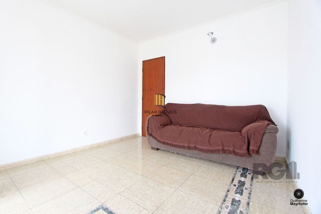 Casa com 5 suítes, 7 banheiros, 4 vagas no bairro Partenon