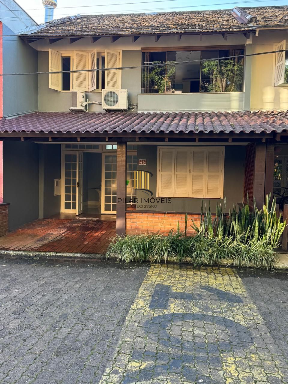 Casa em Condomínio Fechado, bairro Cavalhada