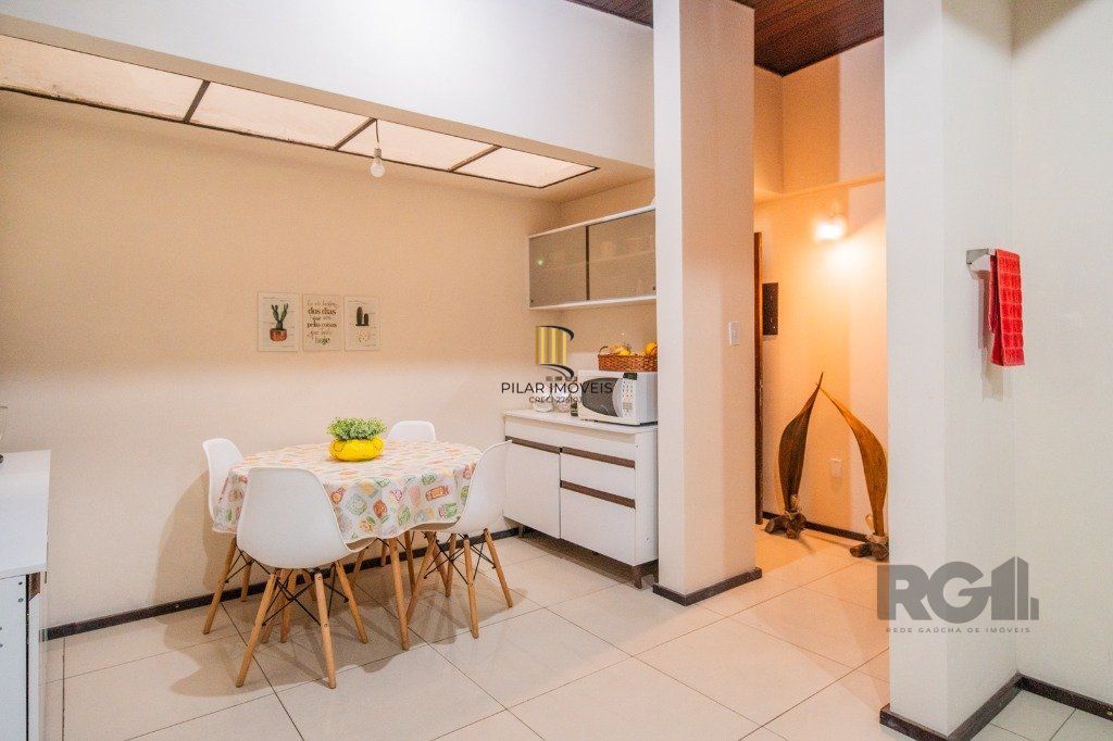 Casa 4 dormitórios no bairro Nonoai
