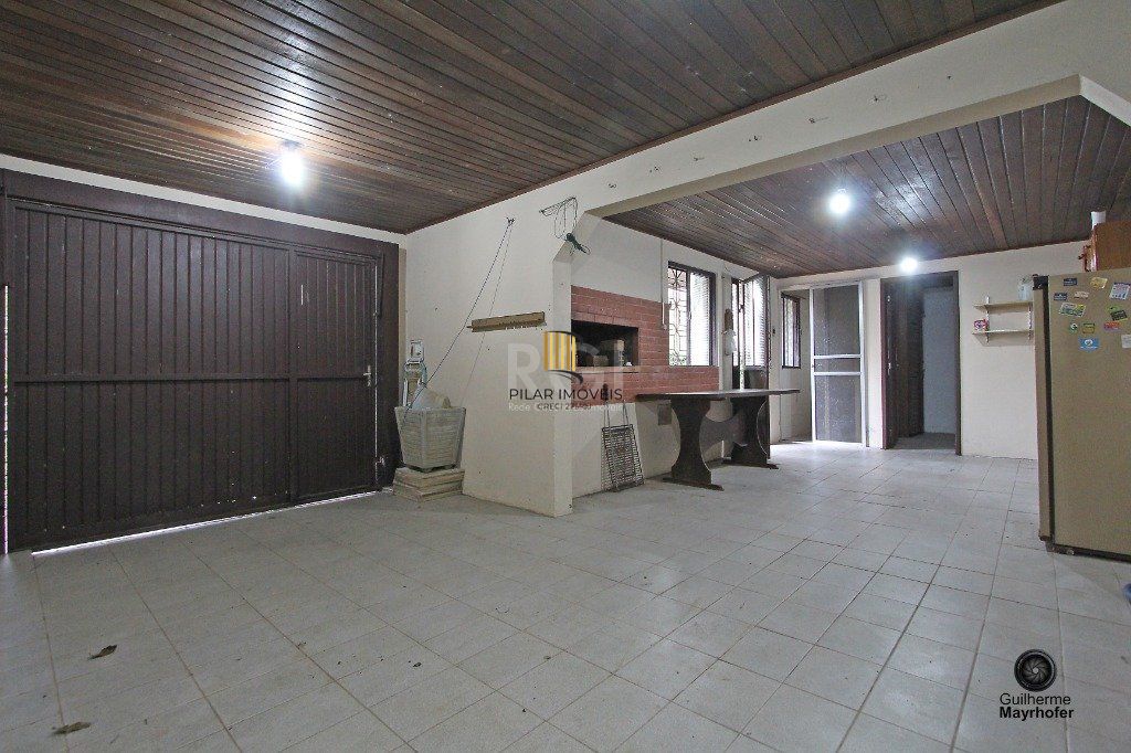 Casa para Venda - 177.58m², 3 dormitórios, sendo 1 suites, 4 vagas - Guarujá
