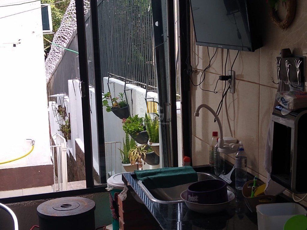Casa para Venda - 240m², 3 dormitórios, 3 vagas - Teresópolis