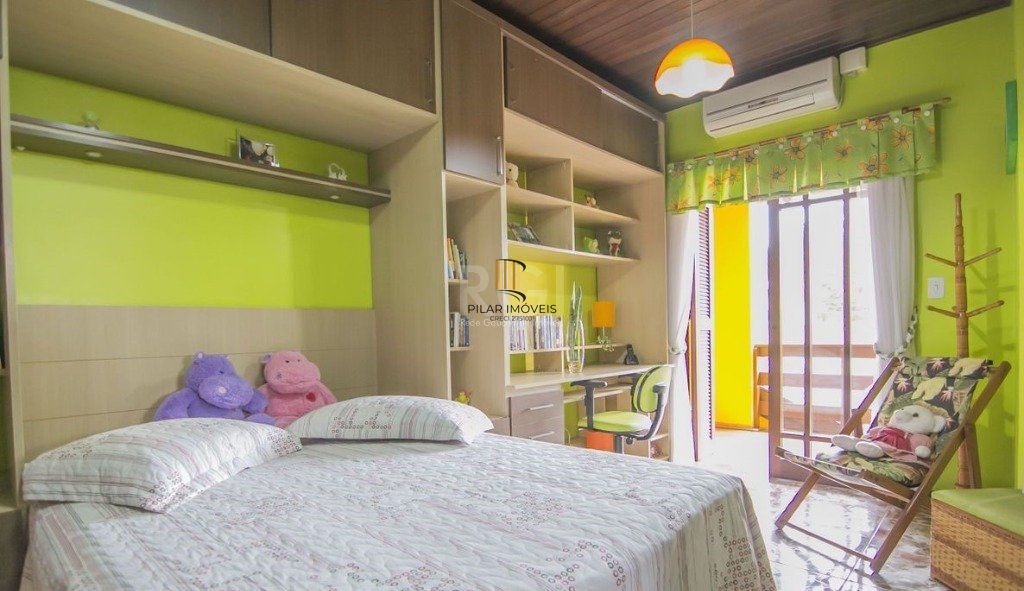 Casa para Venda - 252m², 3 dormitórios, sendo 1 suites, 3 vagas - Parque Santa Fé