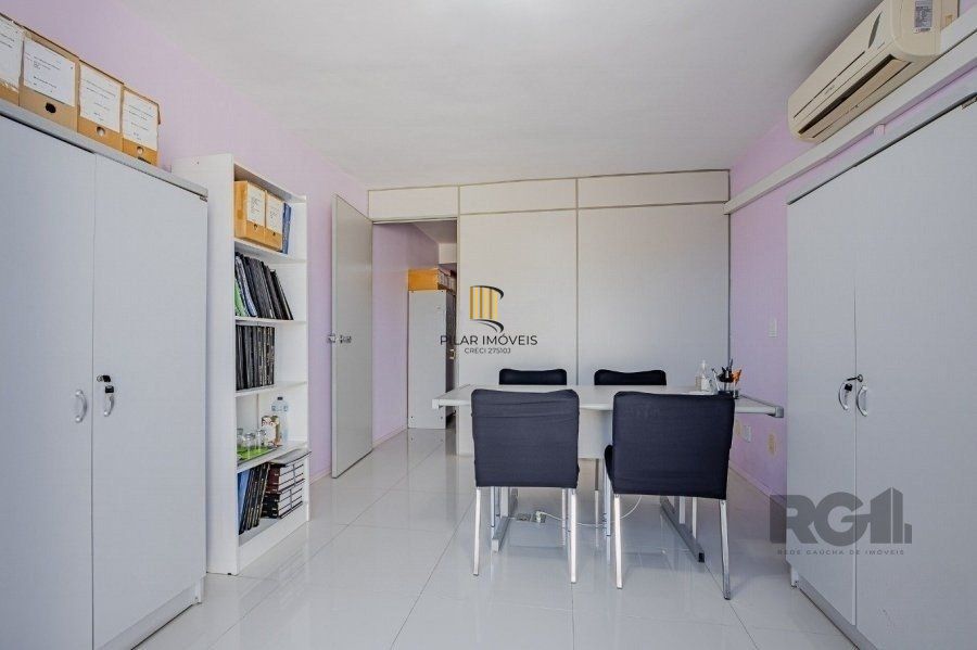 Excelente cobertura comercial de 79m² com 2 banheiros.