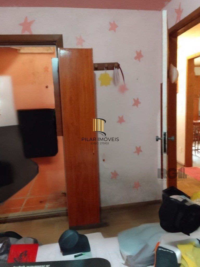Casa de 4 quartos com 243,58m² no Bairro Lomba do Pinheiro