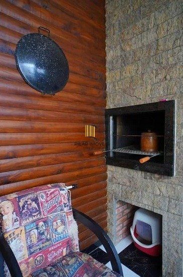 Apartamento 91m² - 3 dormitórios e 2 vagas no bairro Petrópolis