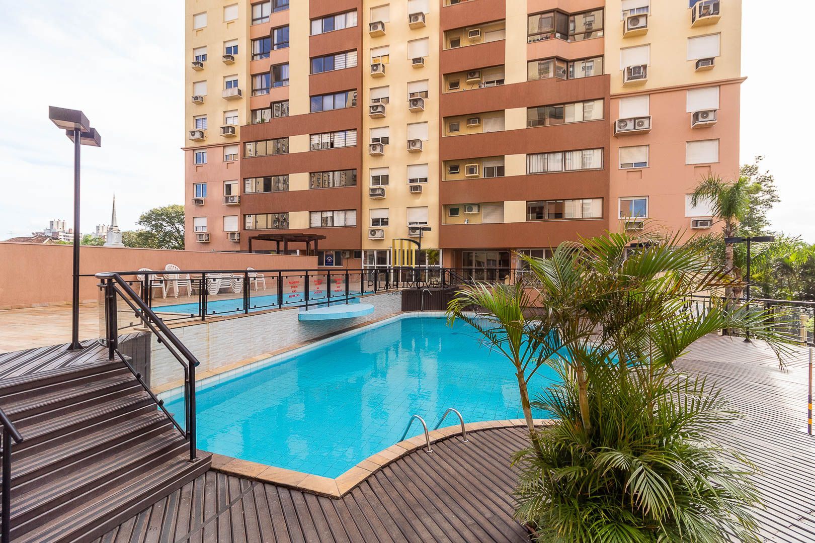 Apartamento de 03 dormitorios com suite, vaga de garagem e infraestrutura completa em Porto Alegre