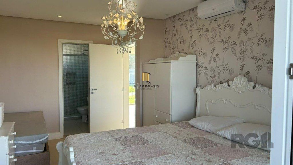 Casa de Condomínio 4 dormitórios no bairro Itapeva