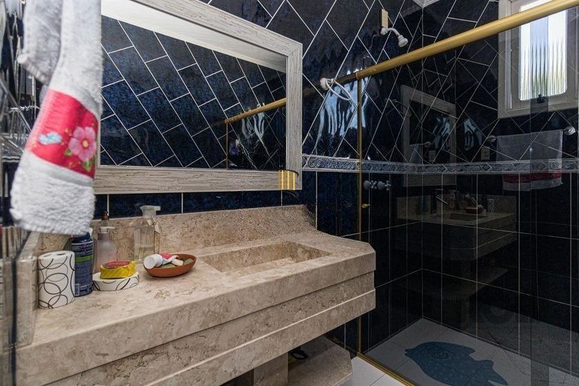 Casa Mista 266m² - 4 dormitórios, 1 suíte, 3 vagas no bairro Parque Santa Fé