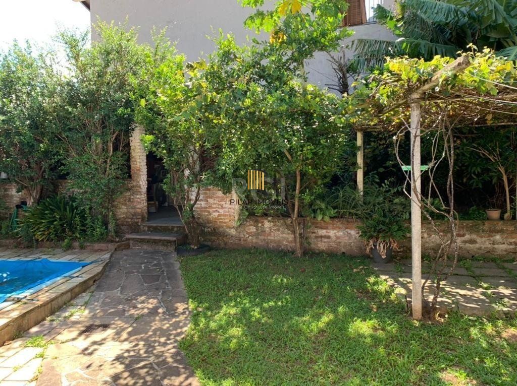 Casa para Venda - 140m², 2 dormitórios, sendo 1 suites, 2 vagas - Medianeira