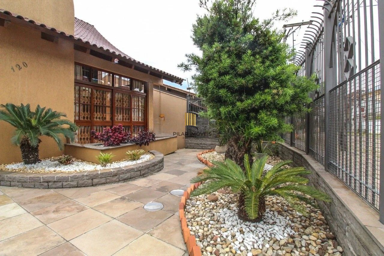 Casa 612m² - 3 suíte, 8 vagas no bairro Medianeira