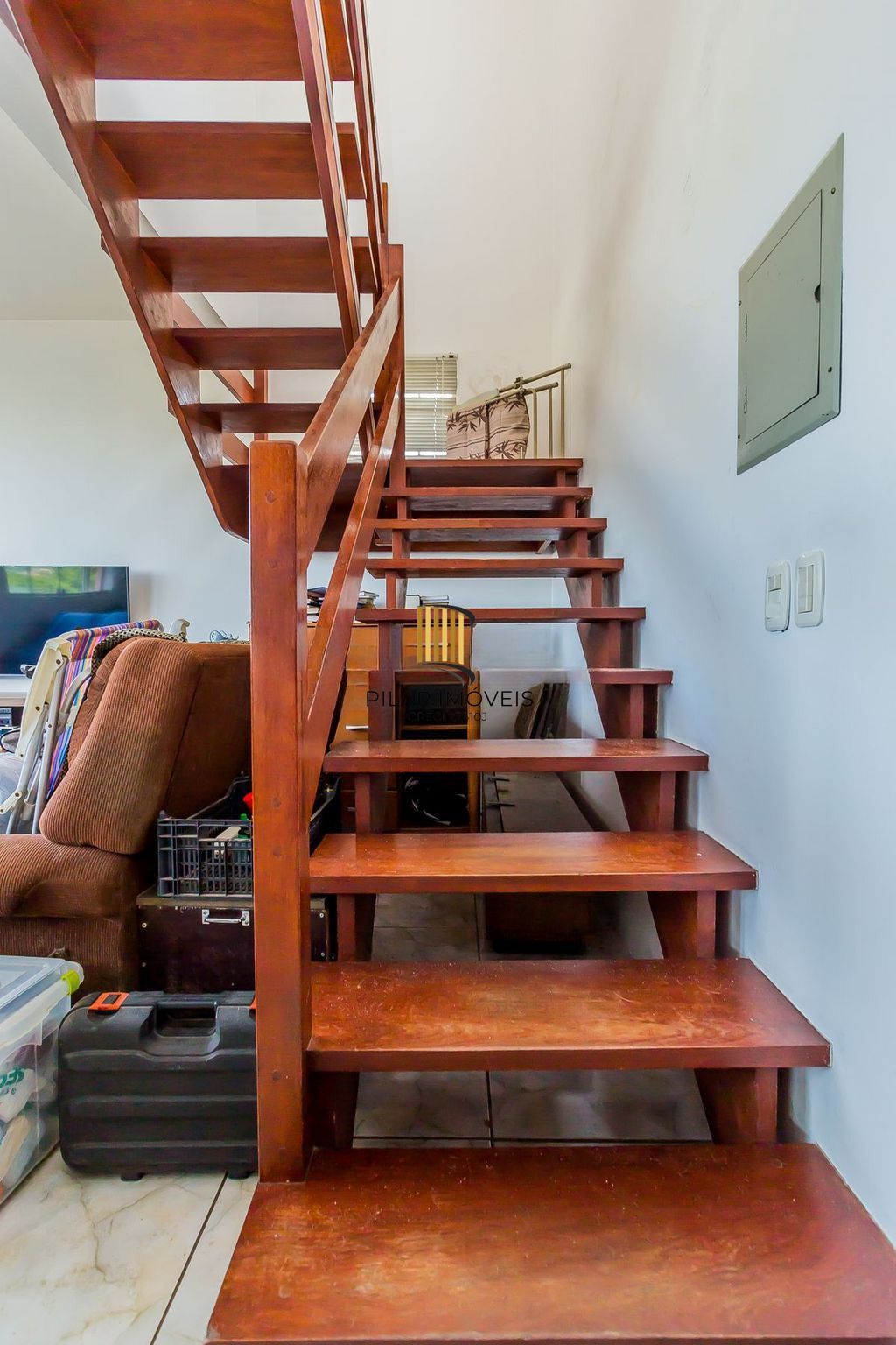 Casa de 6 dormitórios à venda No Bairro Jardim do Salso - Porto Alegre