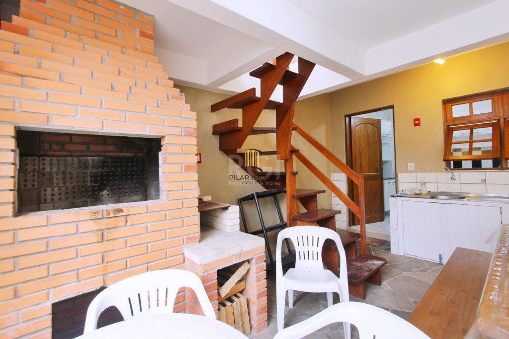Casa 2 dormitórios no bairro Medianeira