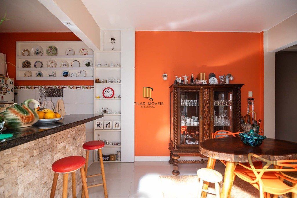 Apartamento 152m² - 4 dormitórios no bairro Floresta