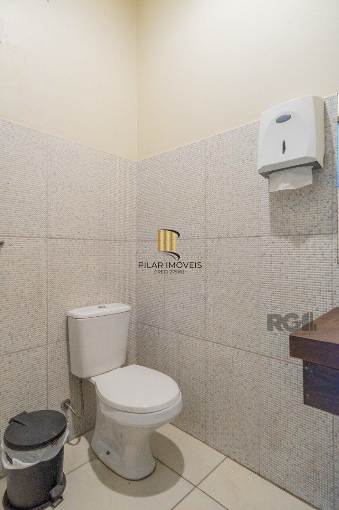 Casa 4 dormitórios no bairro Nonoai