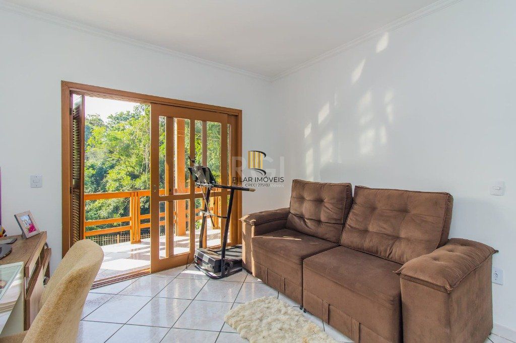 Casa para Venda - 300m², 4 dormitórios, sendo 1 suites, 3 vagas - Santa Isabel
