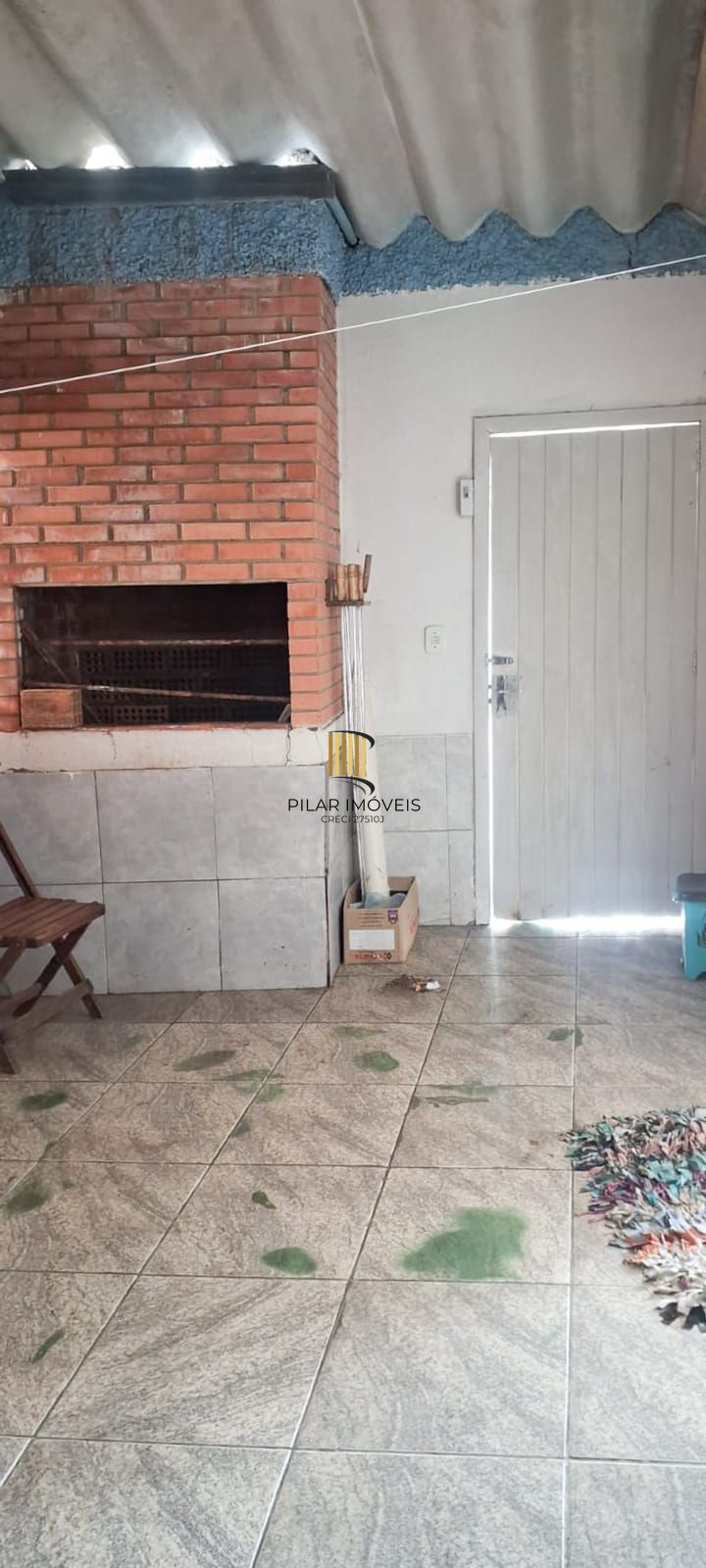 Casa no centro de Tramandaí com 3 dorm, 2 banh + edícula completa, garagem 2 carros com churrasqueira, próxima à Av. Fernandes Bastos.