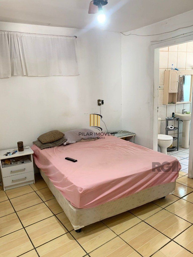 Casa 3 dormitórios no bairro Glória