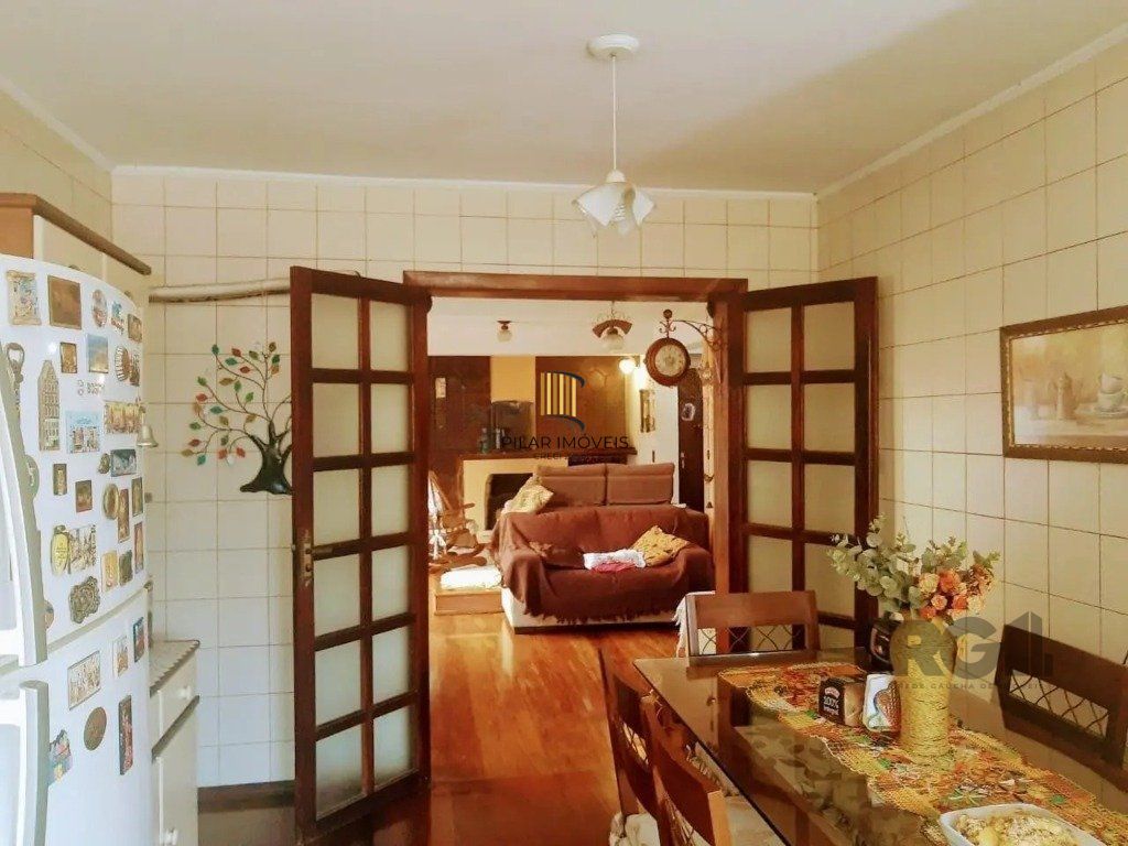 Casa com 3 dormitórios no bairro Tristeza