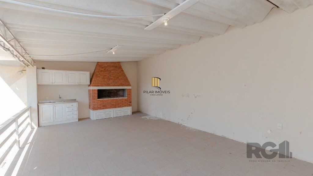 Casa com 4 dormitórios, 4 vagas no bairro Vila Jardim
