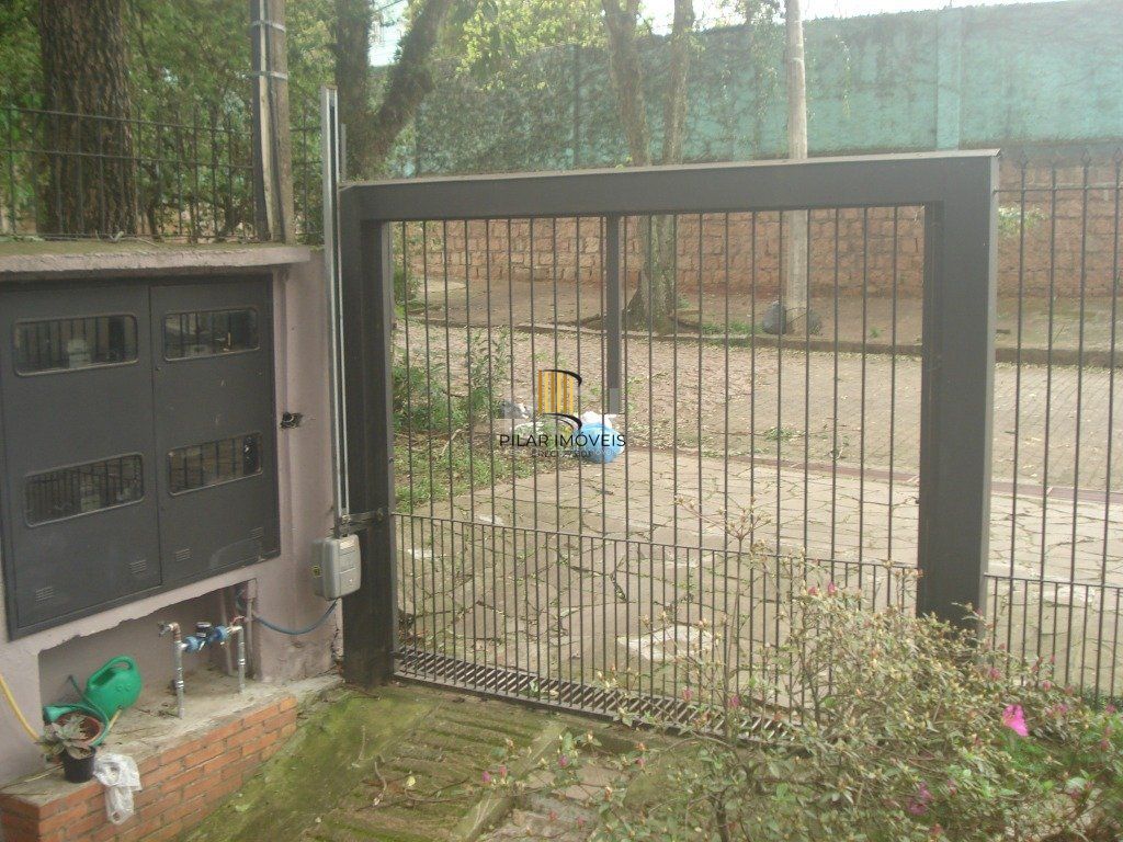 Casa para Venda - 500m², 6 dormitórios, sendo 2 suites, 4 vagas - Glória