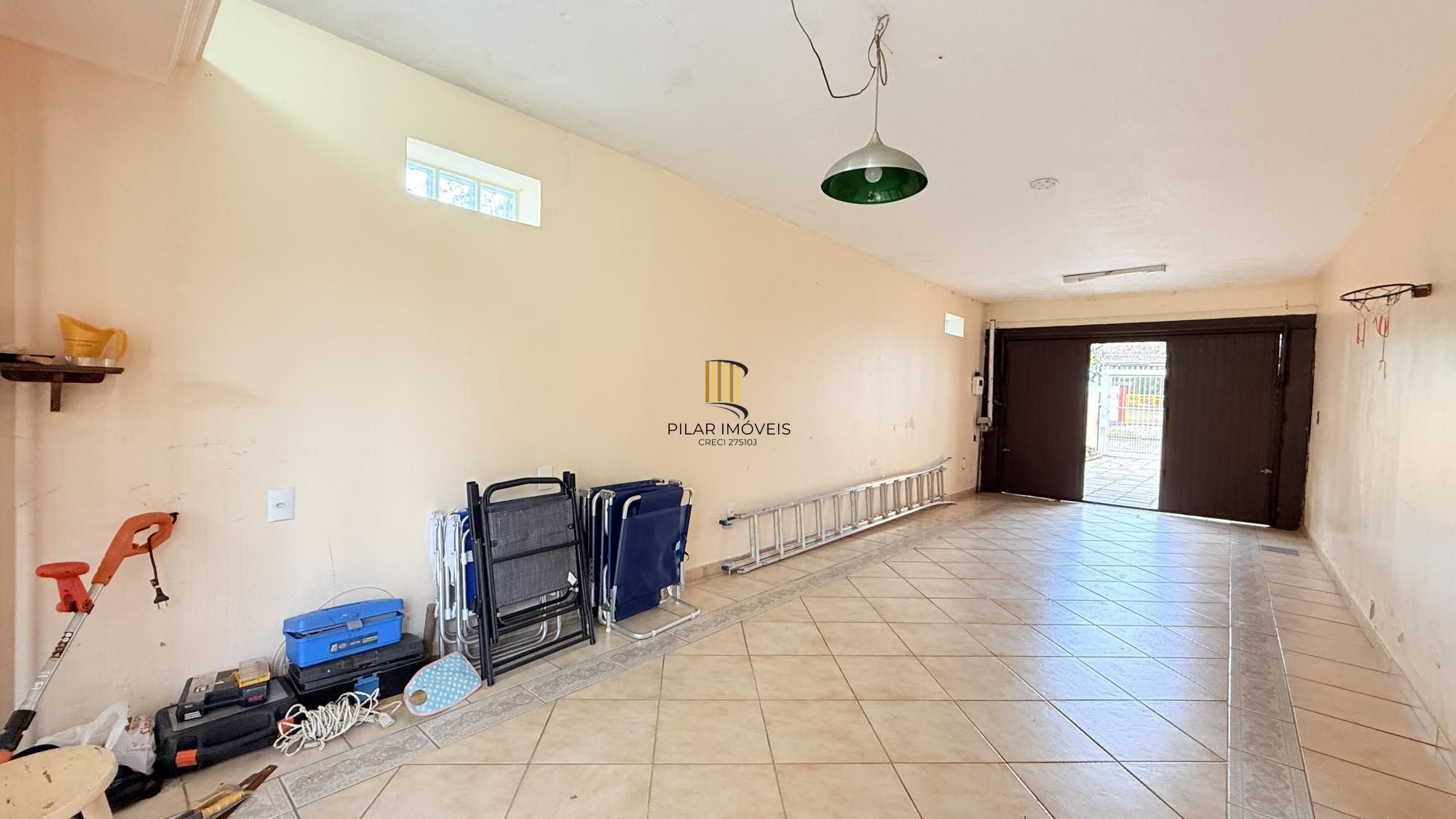 Casa para Venda - 260m², 4 dormitórios, sendo 1 suites, 4 vagas - Nonoai