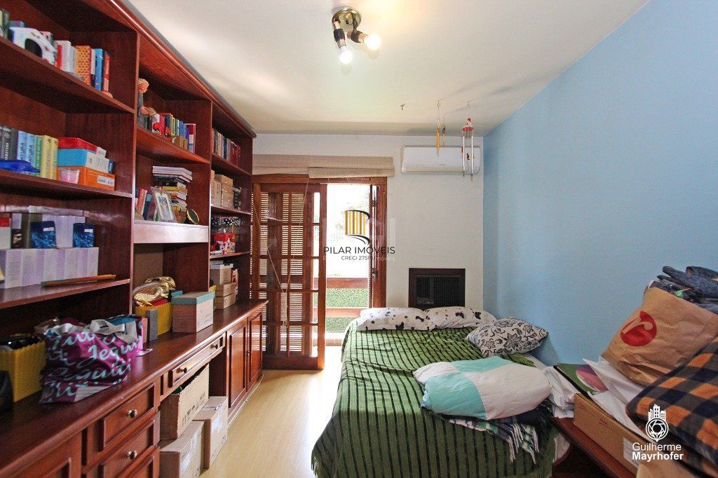 Casa para Venda - 326m², 3 dormitórios, sendo 3 suites, 4 vagas - Glória