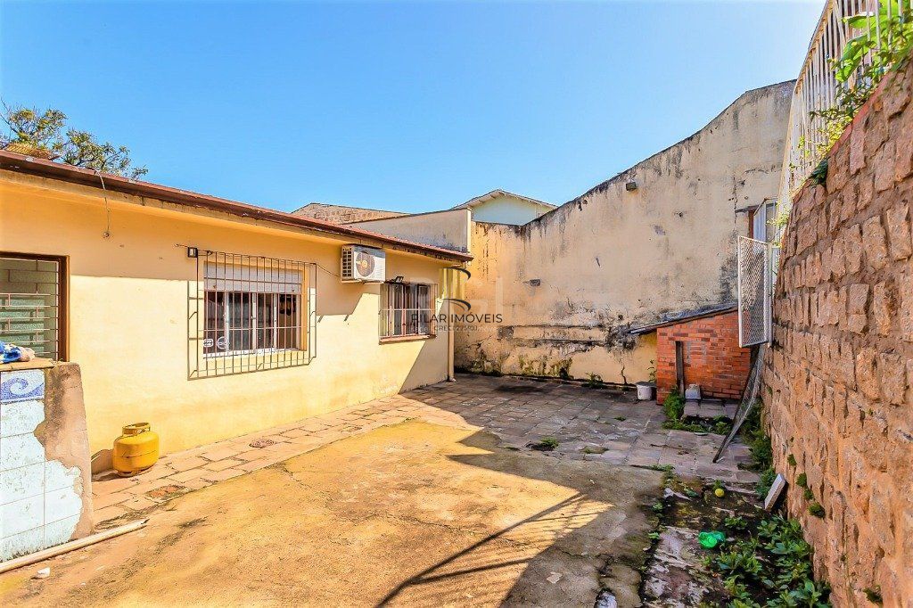 Casa para Venda - 165m², 3 dormitórios, 2 vagas - Partenon