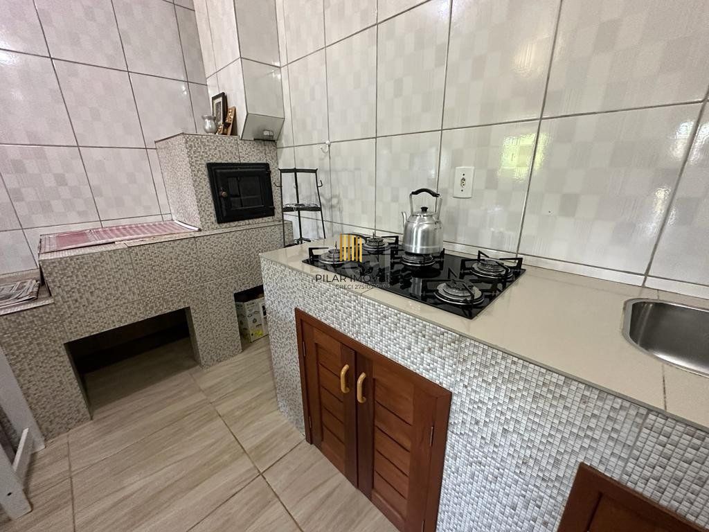 Casa 2 dormitórios no bairro Praia Azul