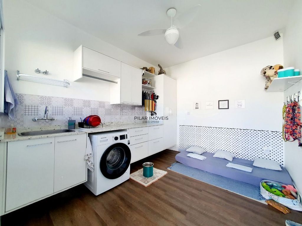 Casa de  3 dormsitorios no Bairro Camaquã - Porto Alegre