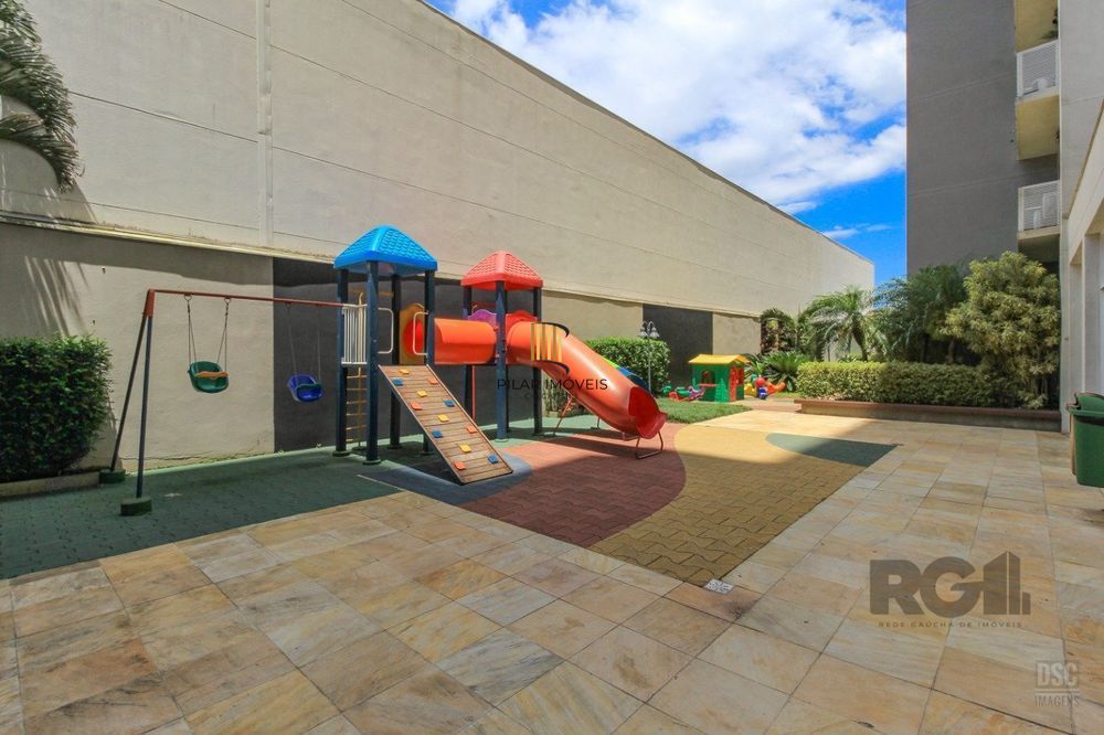 Apartamento com 3 suítes e 161m² à venda em Petrópolis, Porto Alegre.