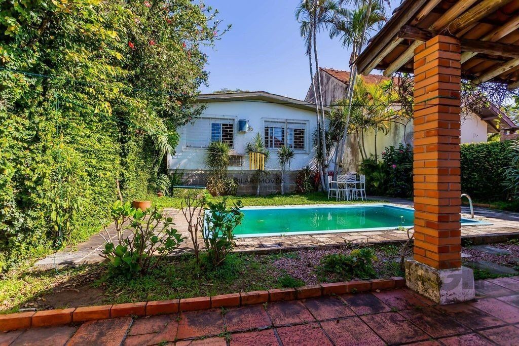 Casa 172m² - 3 dormitórios, 3 vagas no bairro Teresópolis