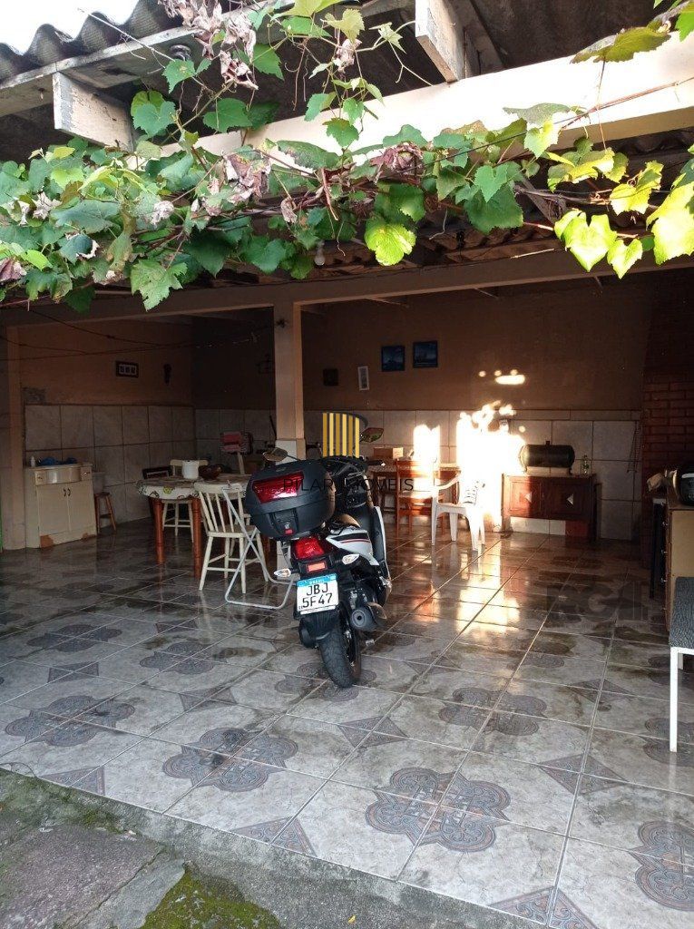 Casa 3 dormitórios no bairro Passo das Pedras