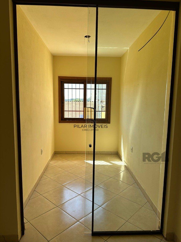 Casa de 3 dormitórios com 144m², no bairro Lomba do Pinheiro