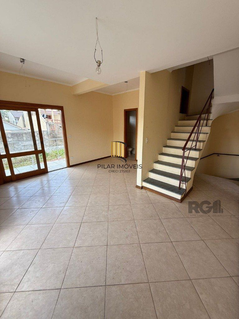 Casa 3 dormitórios no bairro Nonoai