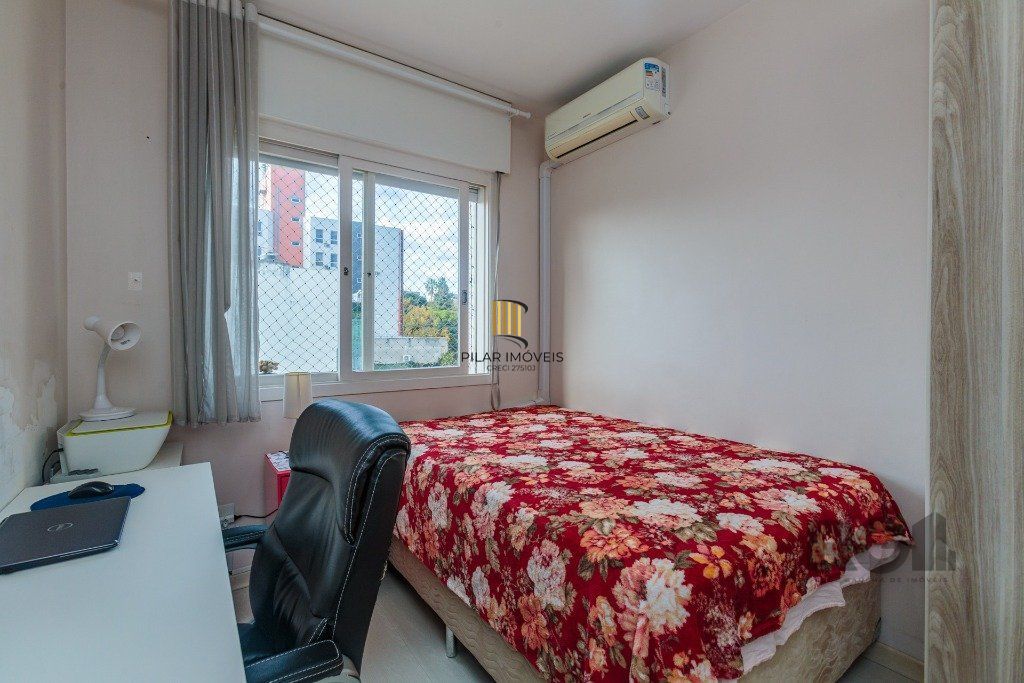 Apartamento 2 dormitórios  com 1 vaga no bairro Teresópolis em Porto Alegre