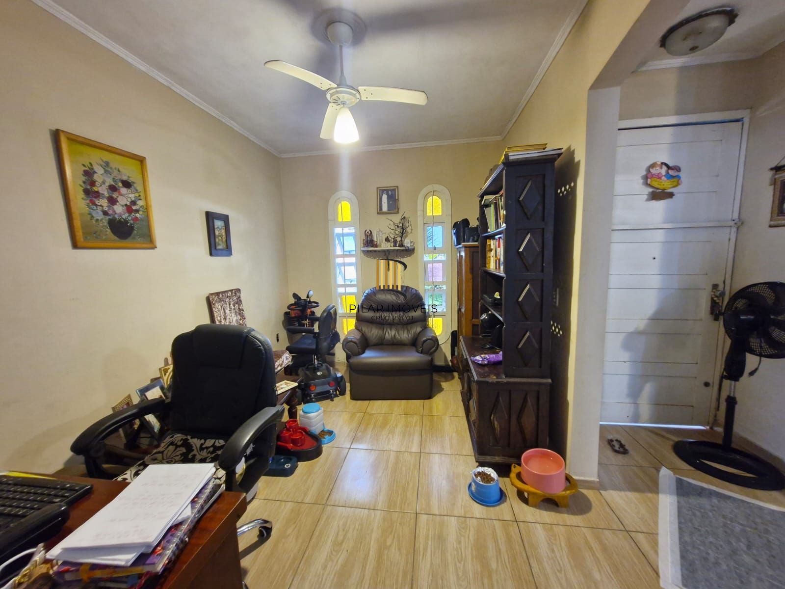 Casa com 3 dormitórios e edícula nos fundos no bairro Nonoai.