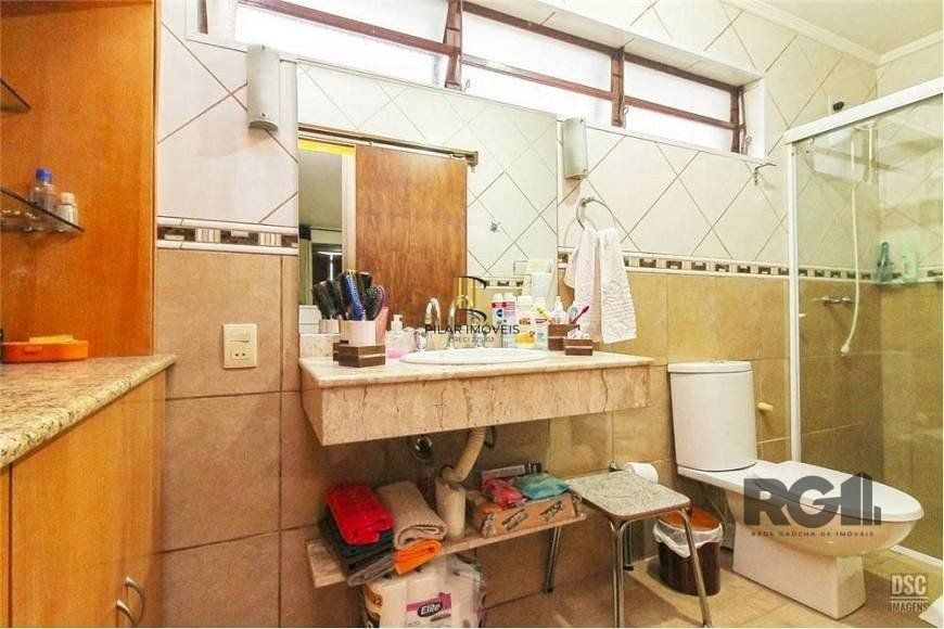 Casa de 285m² - 4 dormitórios, 4 vagas no bairro Bom Jesus