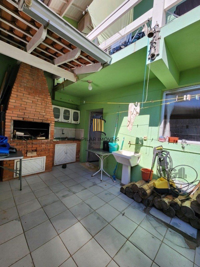 Casa de 3 dormitórios no bairro Vila Nova