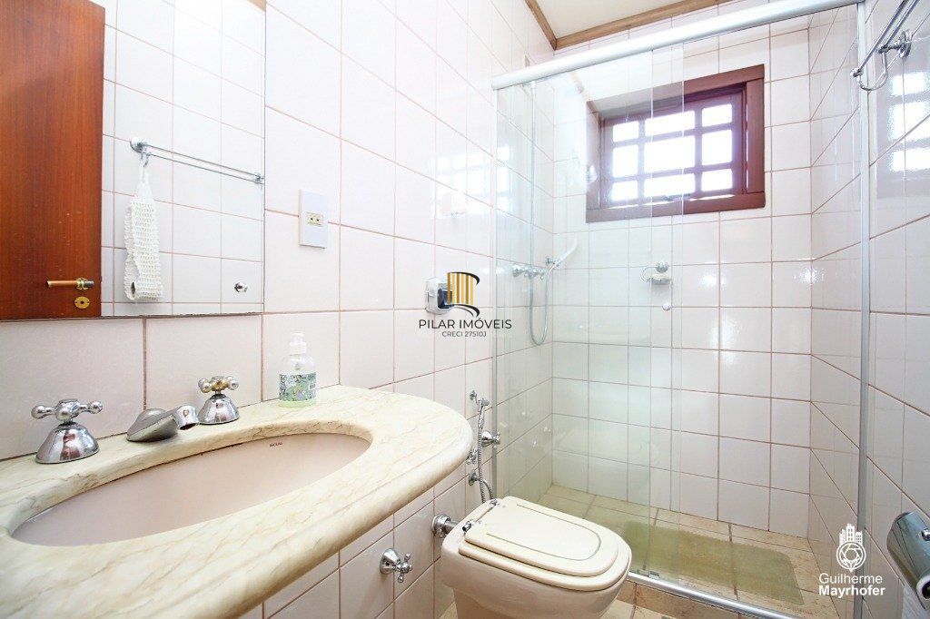 Casa para Venda - 275.72m², 4 dormitórios, sendo 3 suites, 4 vagas - Glória