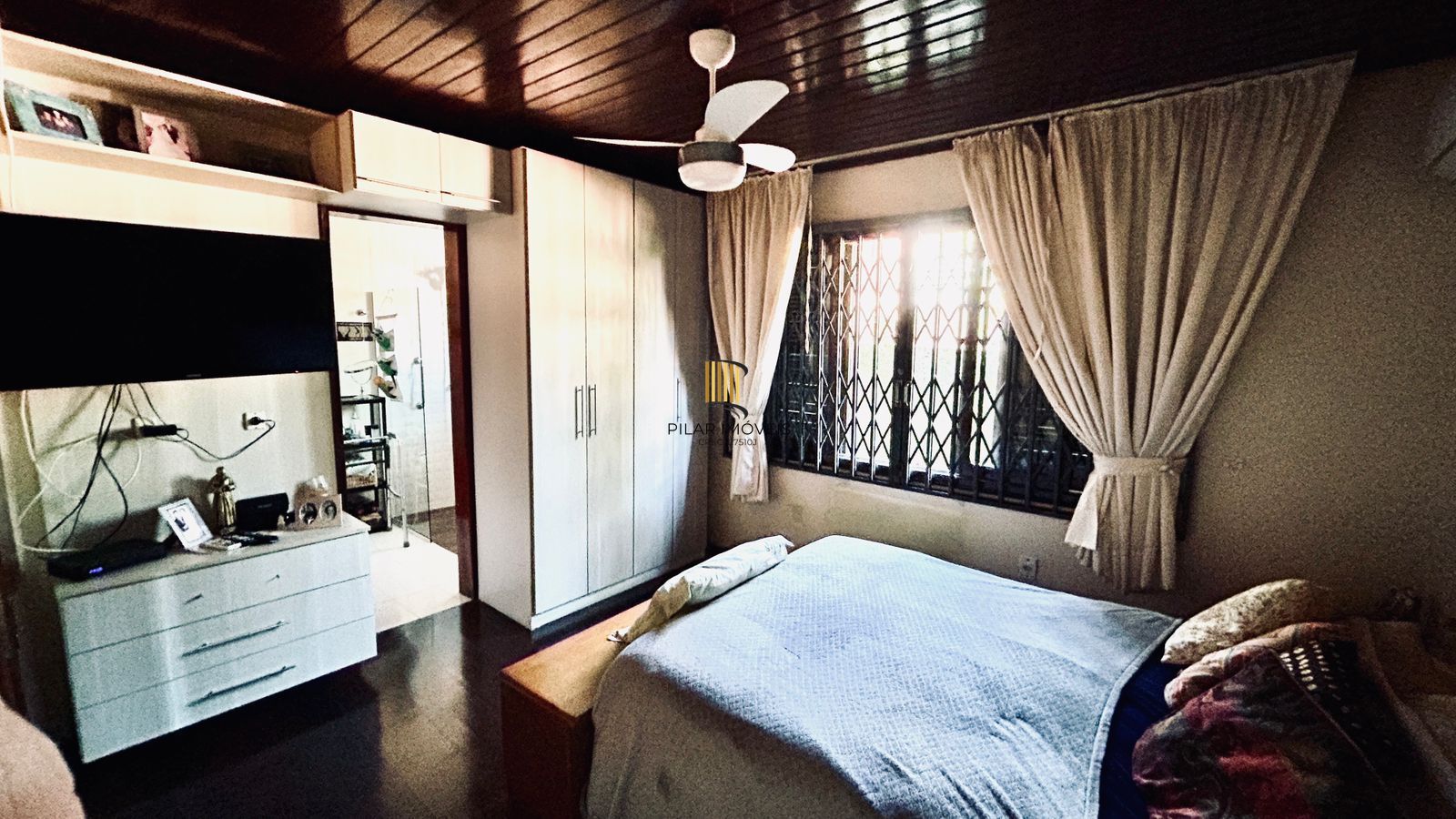 Casa com 2 dormitórios e edícula nos fundos no Bairro Nonoai