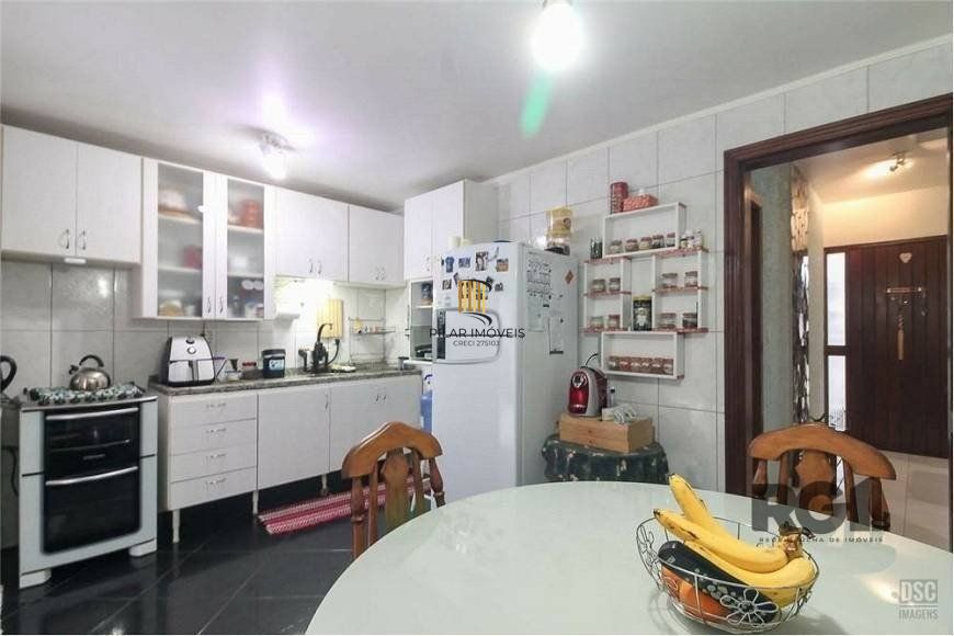 Casa de 285m² - 4 dormitórios, 4 vagas no bairro Bom Jesus