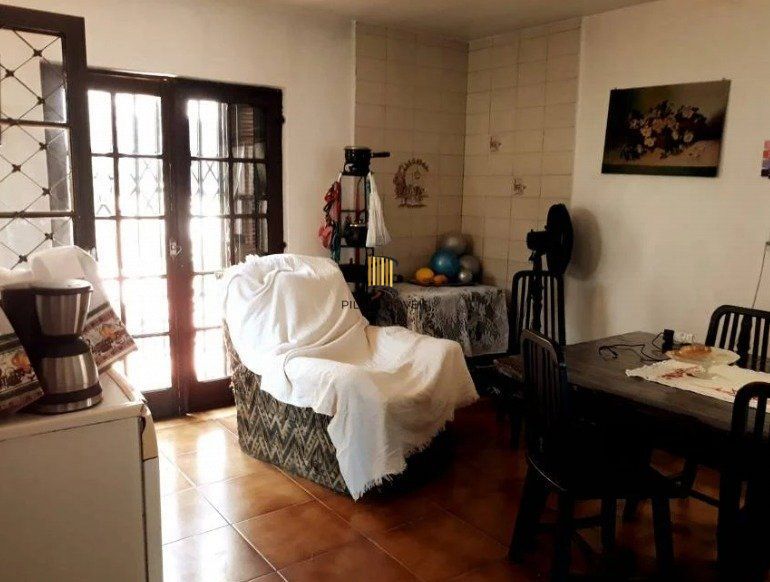 Casa para Venda - 200m², 5 dormitórios, sendo 1 suites, 4 vagas - Glória