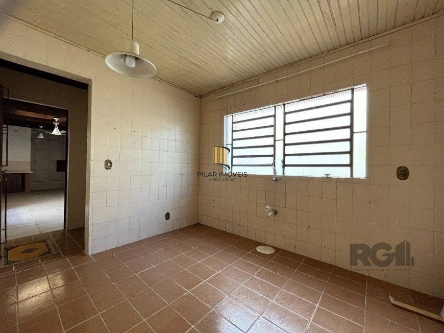 Casa 160m² - 3 dormitórios, 3 vagas no bairro Ipanema