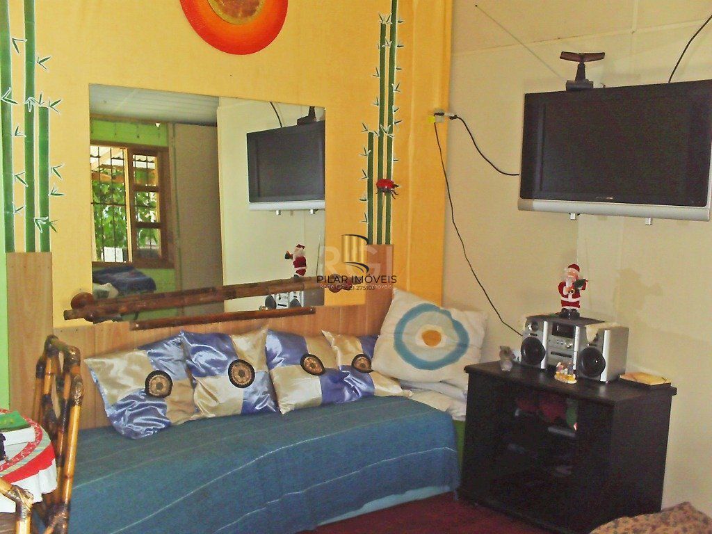 Casa para Venda - 140m², 3 dormitórios, sendo 1 suites, 2 vagas - Morro Santana