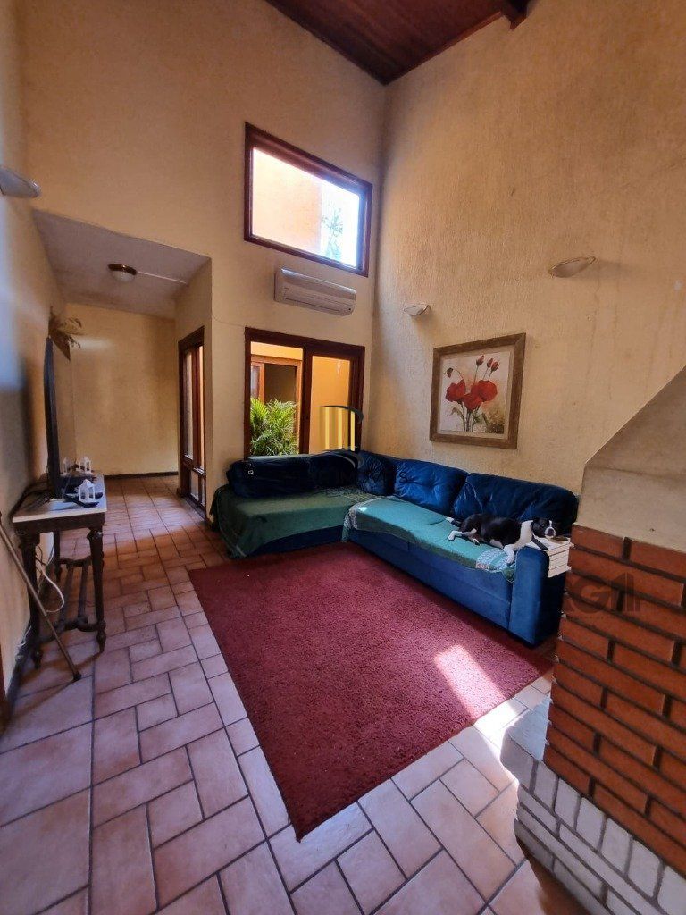 Casa com 5 quartos e espaço gourmet | Próx. à Terceira Perimetral